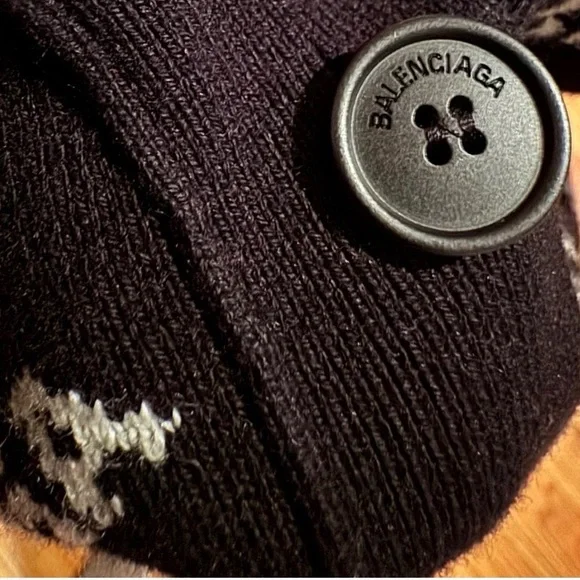 BALENCIAGA Logo Cardigan - Picture 7 of 9